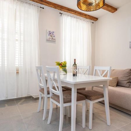 Aaa Apartments & Rooms With Free Parking Pula Exterior foto